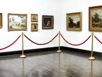 Система ограждений из барьеров предназначена для ограждения музеев, экспонатов и картин.